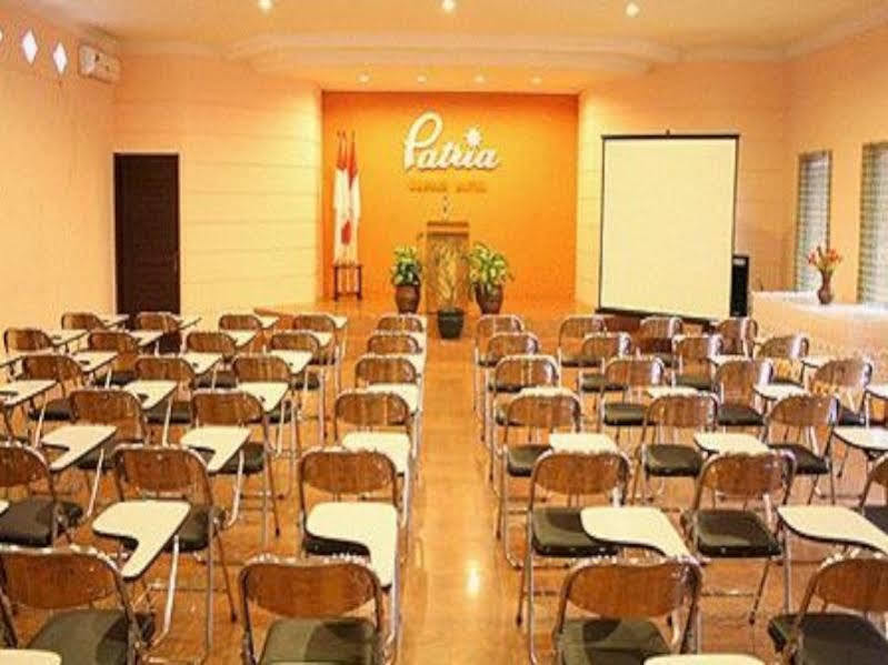 Patria Garden Hotel Blitar Dış mekan fotoğraf